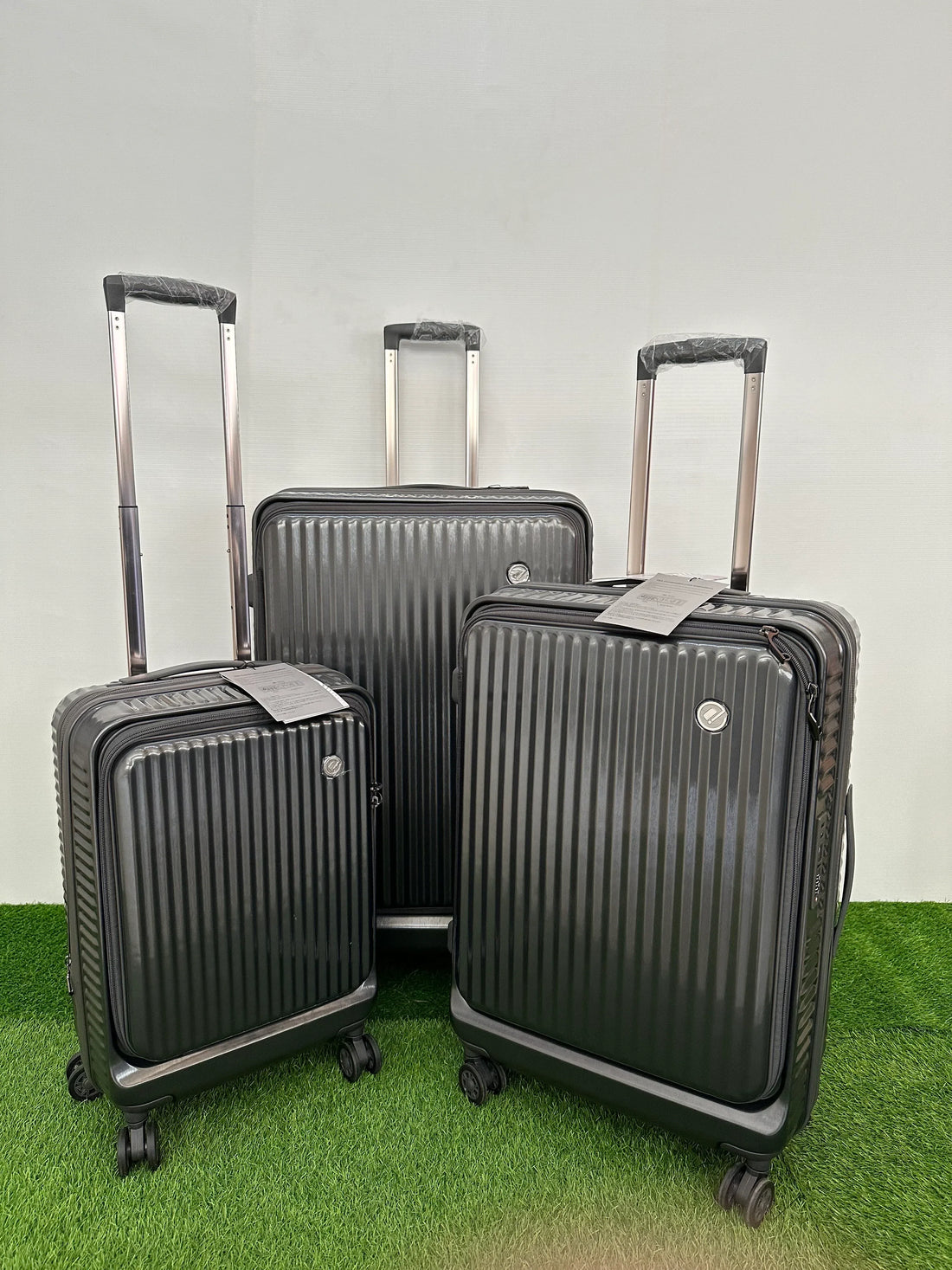 Discover the UNITE STAR AIR 2: The Ultimate Antitheft Hardside Trolley