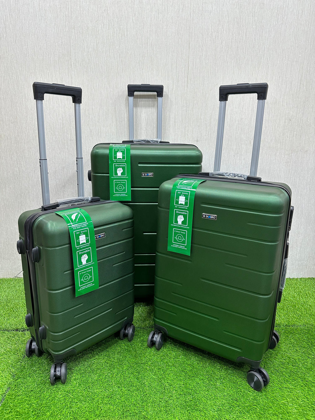 Travel in Style: The SANSIRO 4w Hardside Trolley