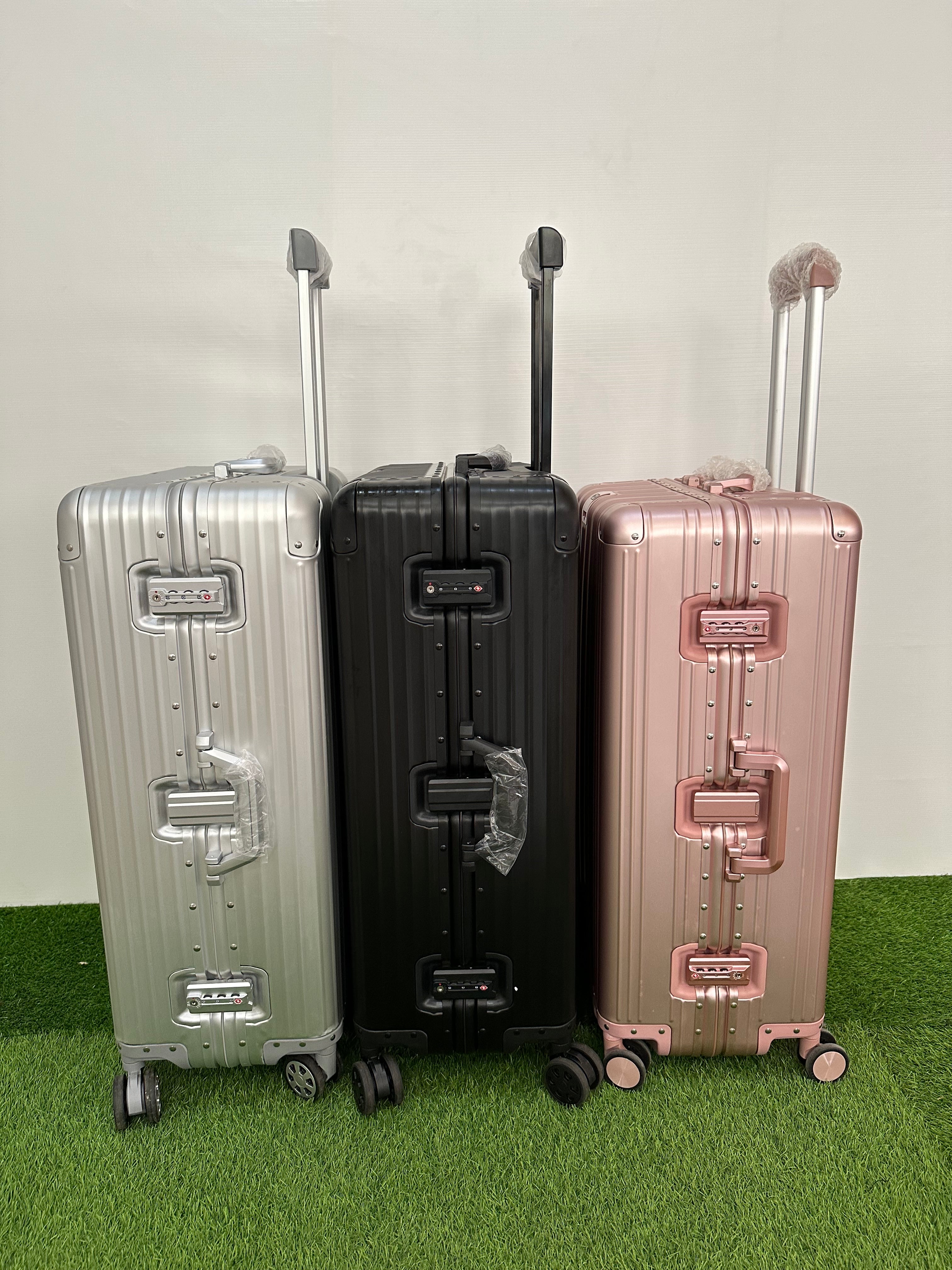 ALUMINIUM luggage 28 4w trolley Branded Luggage .pk