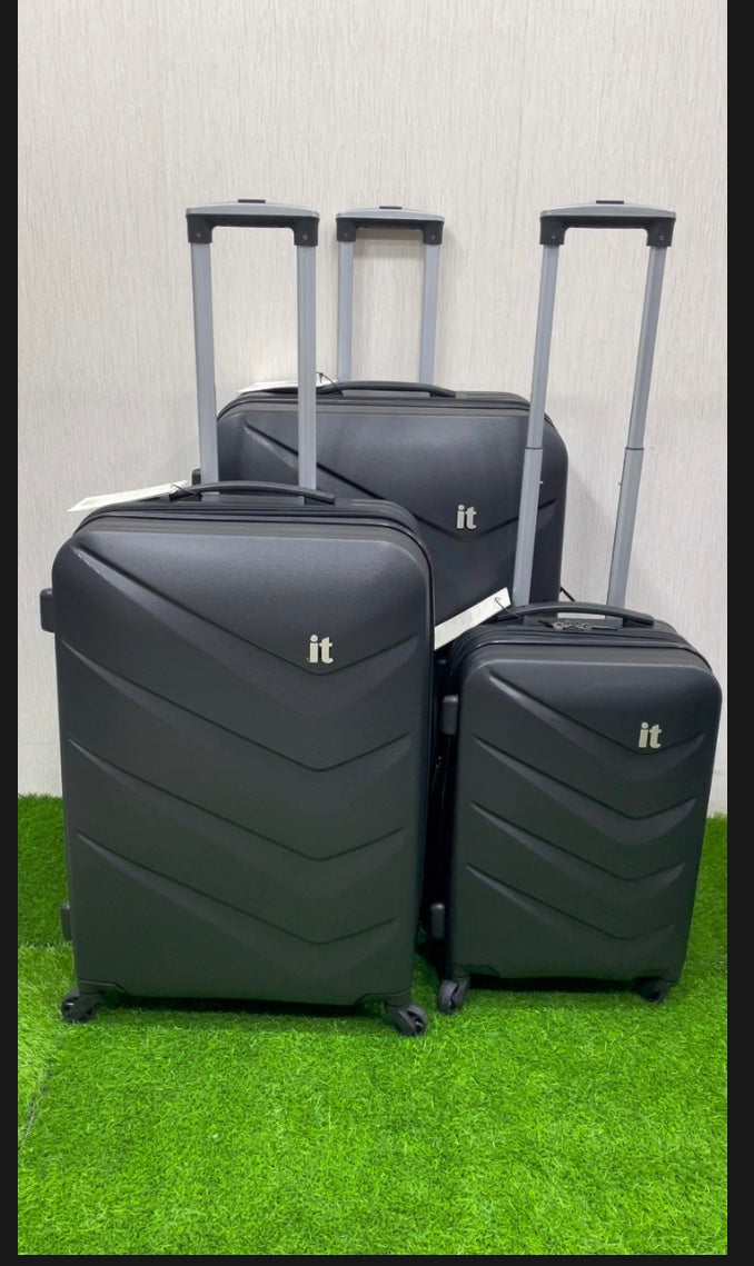 IT LUGGAGE CHEVRON 4w hardside trolley